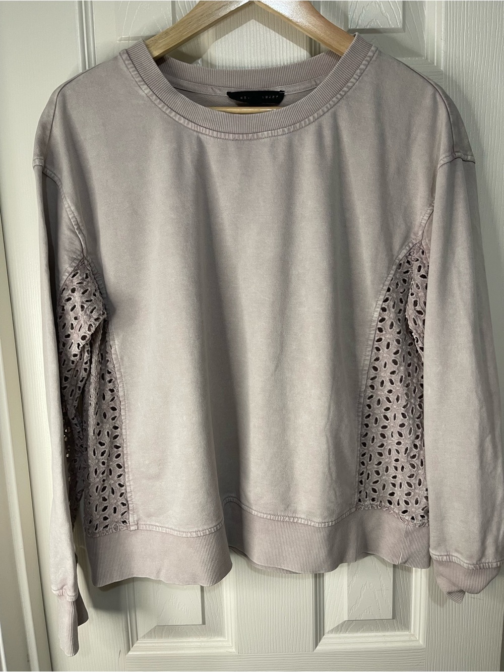 Jane + Delancey Dusty Rose Faded Eyelet Lightweight Sweatshirt size Medium